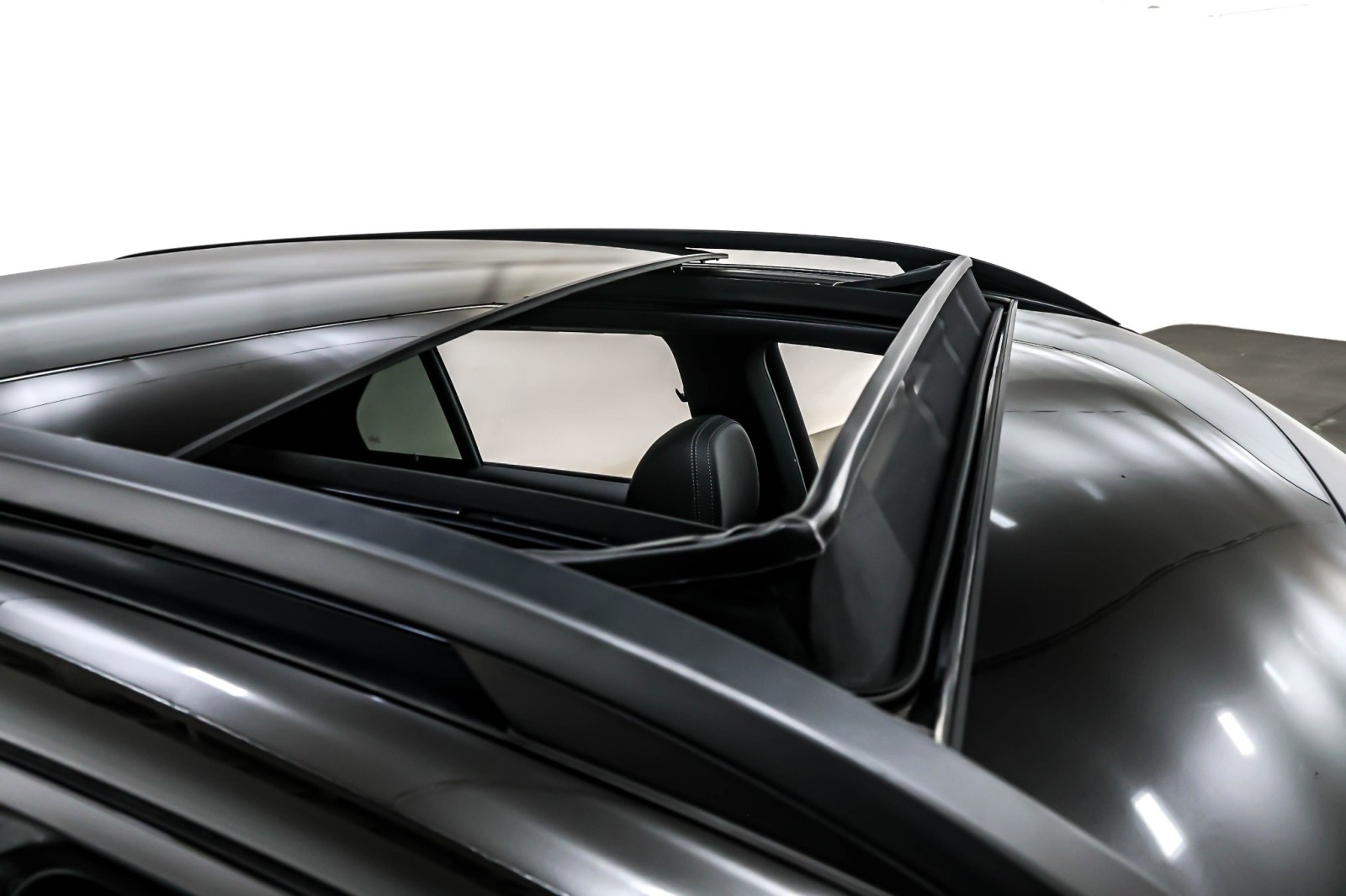 Certified Used 2022 Obsidian Black Metallic Mercedes-Benz GLE 450 4MATIC® SUV image 22