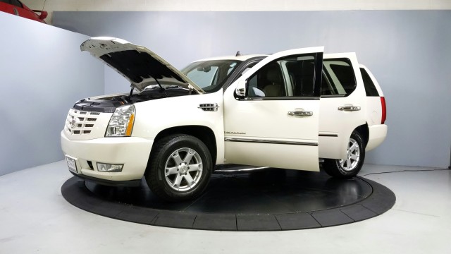 2012 Cadillac Escalade Luxury 11