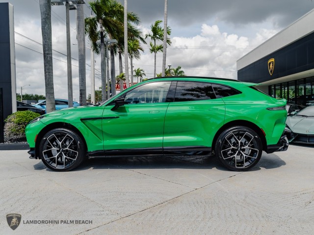 Aston Martin DBX