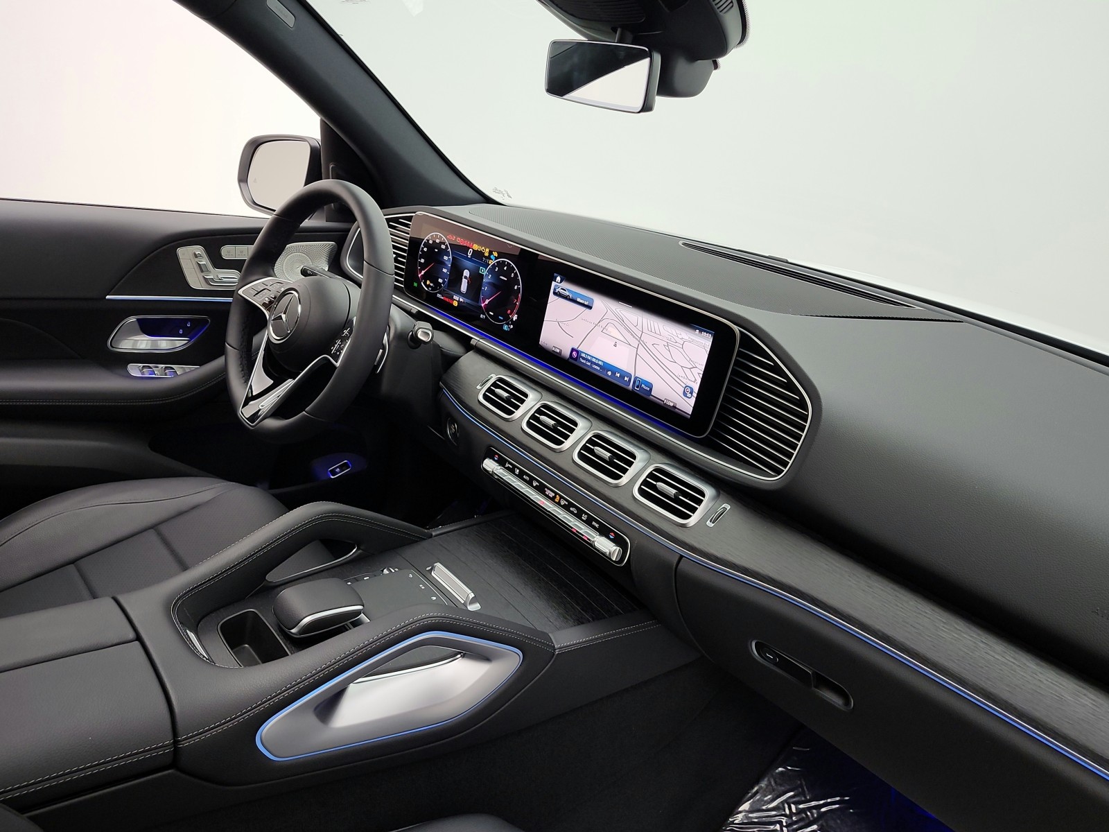 New 2026 MANUFAKTUR Moonlight White magno Mercedes-Benz GLE 450 4MATIC® SUV image 14