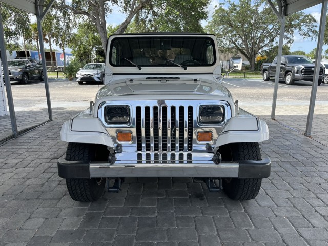 1995 Jeep Wrangler SE 2