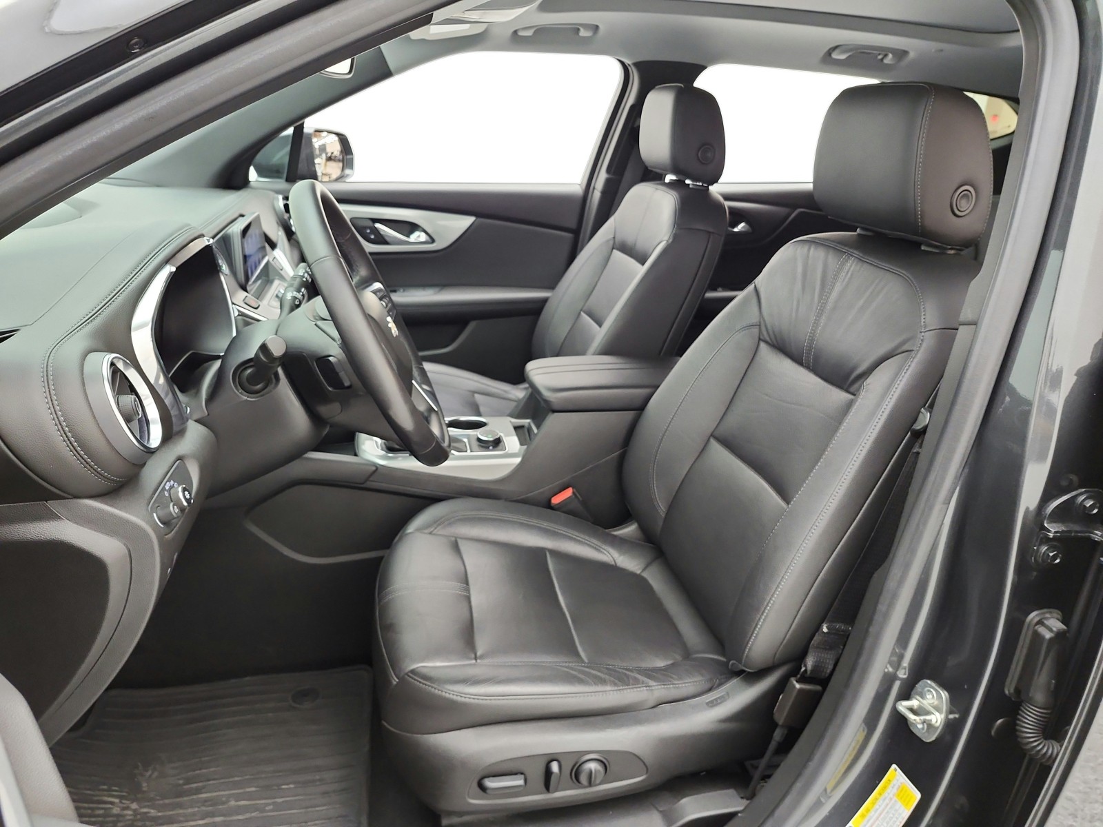 Used 2019 Nightfall Gray Metallic Chevrolet AWD 4dr w/3LT image 15