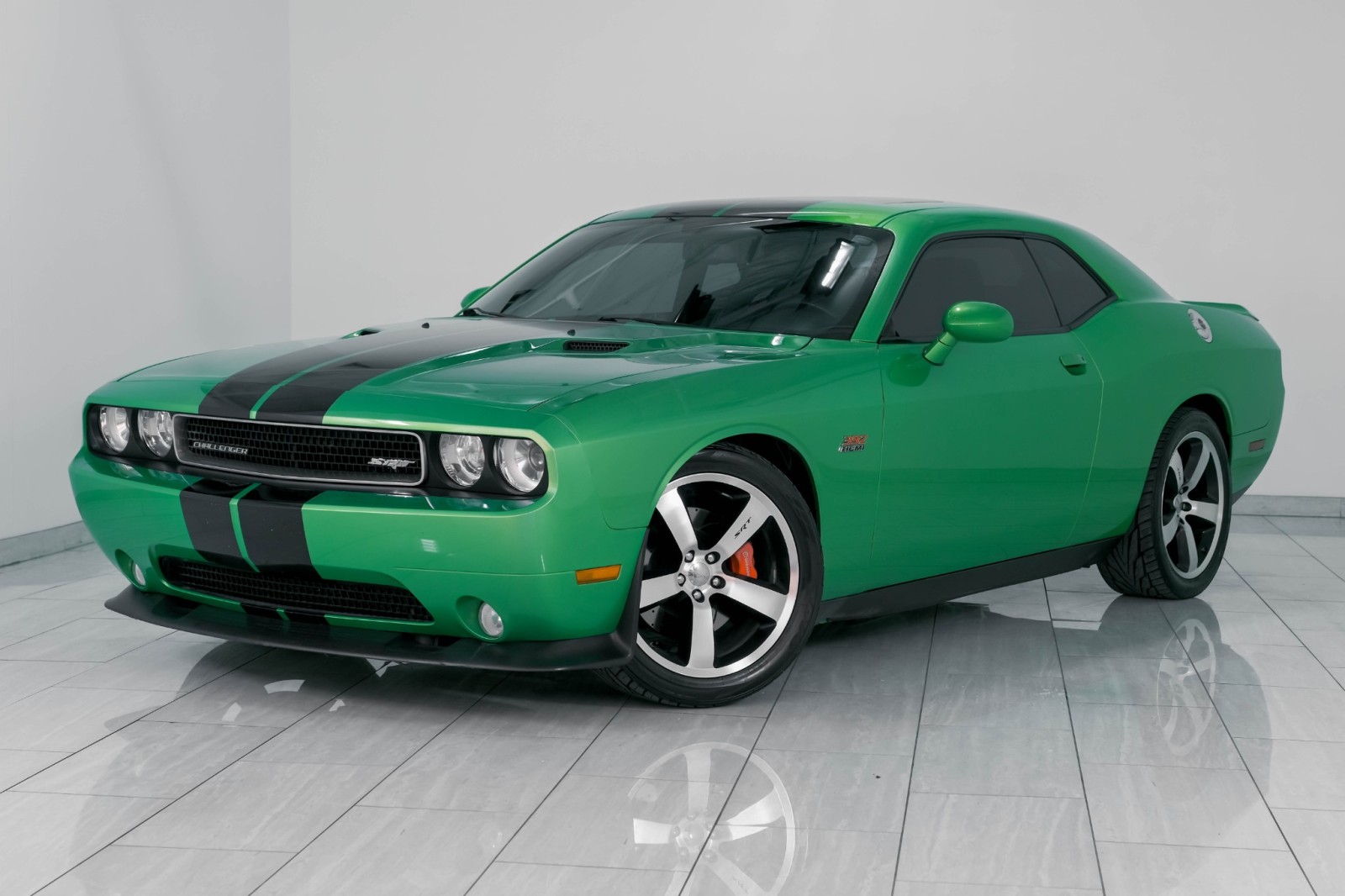 2011 Dodge Challenger SRT8 392 HEMI NAVIGATION SUNROOF LEATHER HEATED SE 4