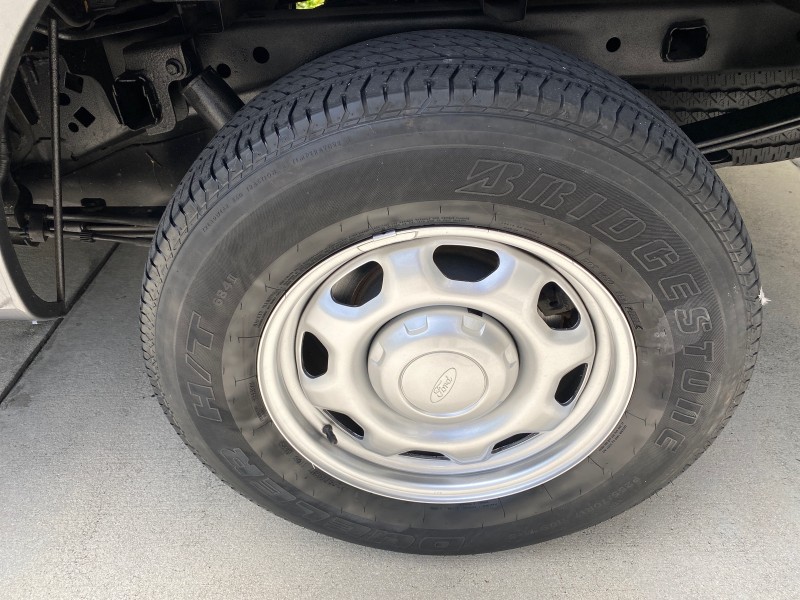 2010 Ford F-150 4 DR CREW XL LOW MILES 34,625 in , 
