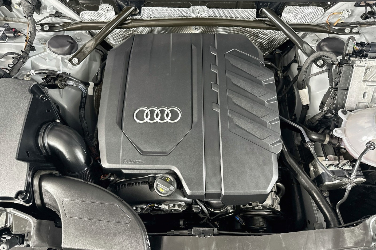 Used 2023 Florett Silver Metallic Audi S line Premium image 11