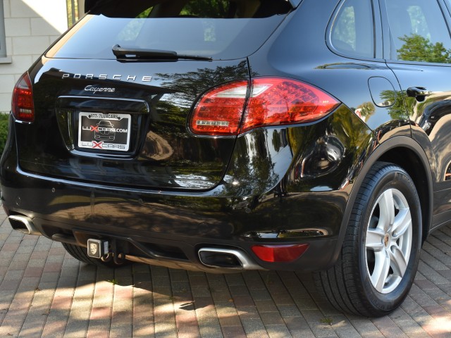 2014 Porsche Cayenne Diesel! Navi Pano Moonroof Heated/Cooled Front Seats Rear View Camera Lane Departure Park Assist Tow Pkg. MSRP $74,495 13