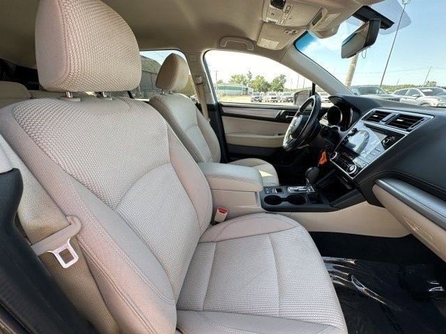 2019 Subaru Outback Premium 18