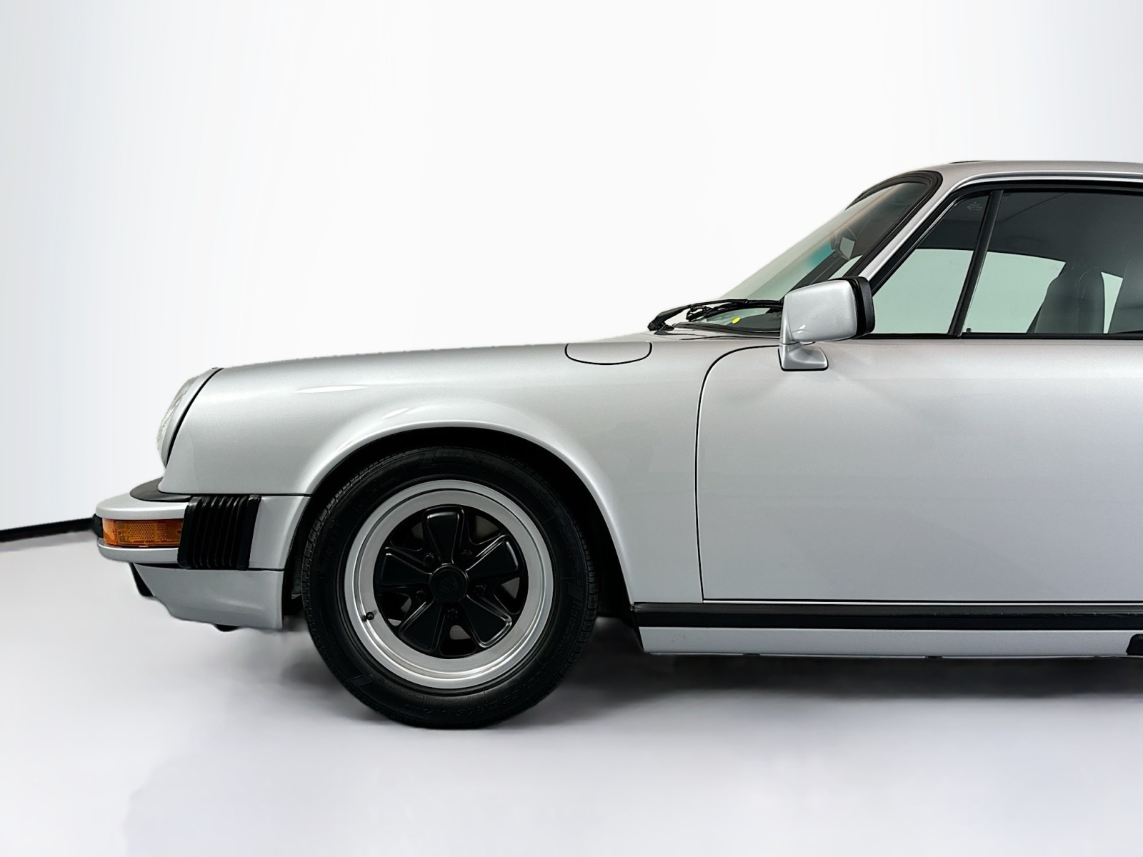 1988 Porsche 911 Carrera  29