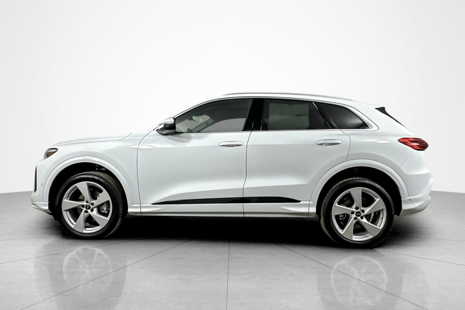 New 2025 Glacier White Metallic Audi Premium Plus 2.0 TFSI quattro image 3