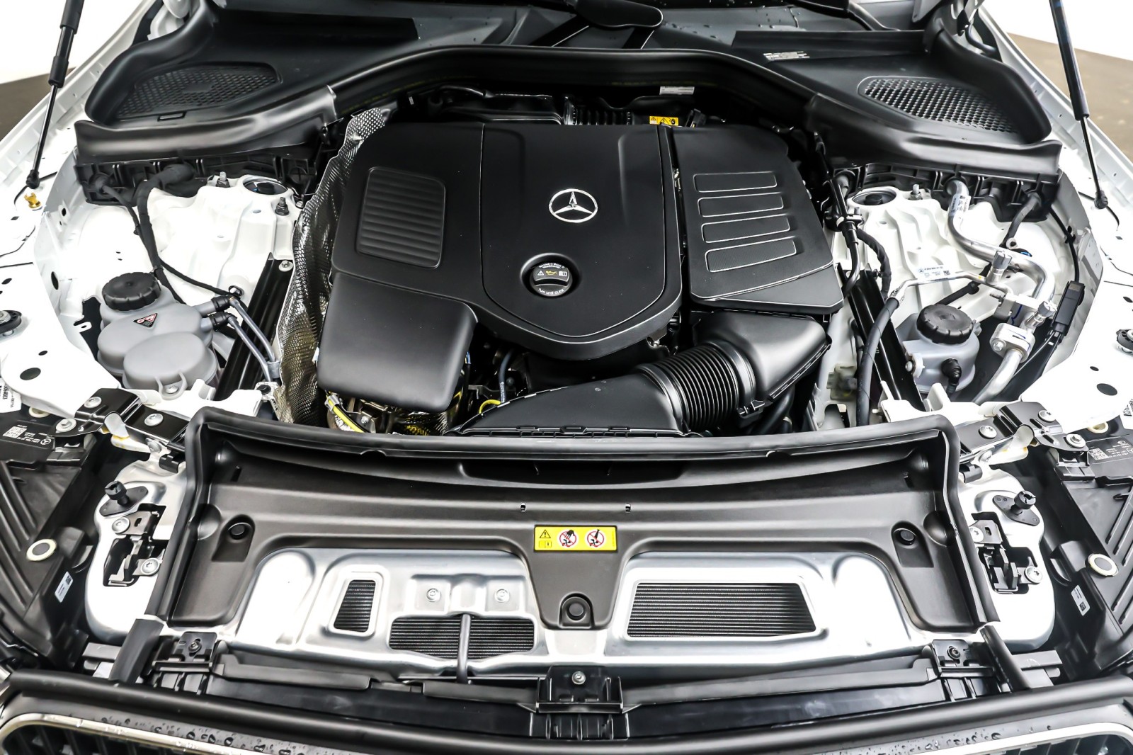 New 2026 Polar White Mercedes-Benz GLC 300 SUV image 11