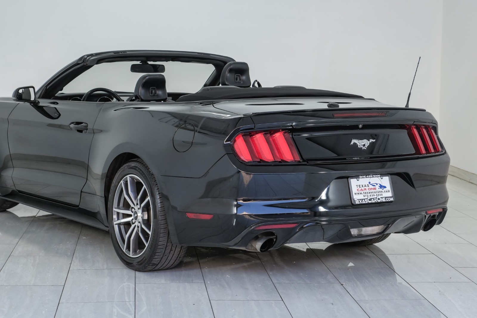 2016 Ford Mustang ECOBOOST PREMIUM AUTOMATIC LEATHER SEATS REAR CAME 45