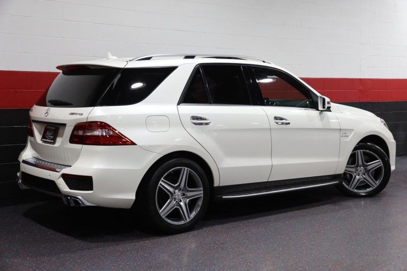 2013 Mercedes-Benz ML63 AMG 4-Matic 4dr Suv in , 