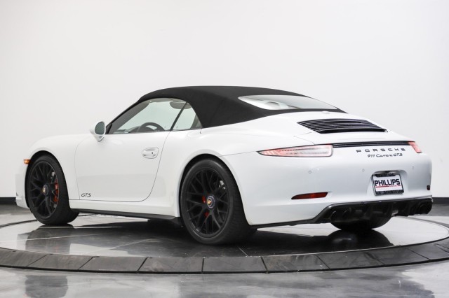 2015 Porsche 911 Carrera GTS 11