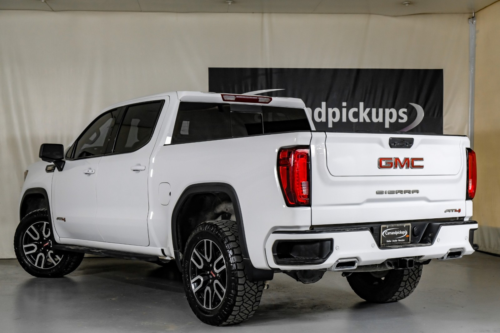 2023 GMC Sierra 1500 AT4 10