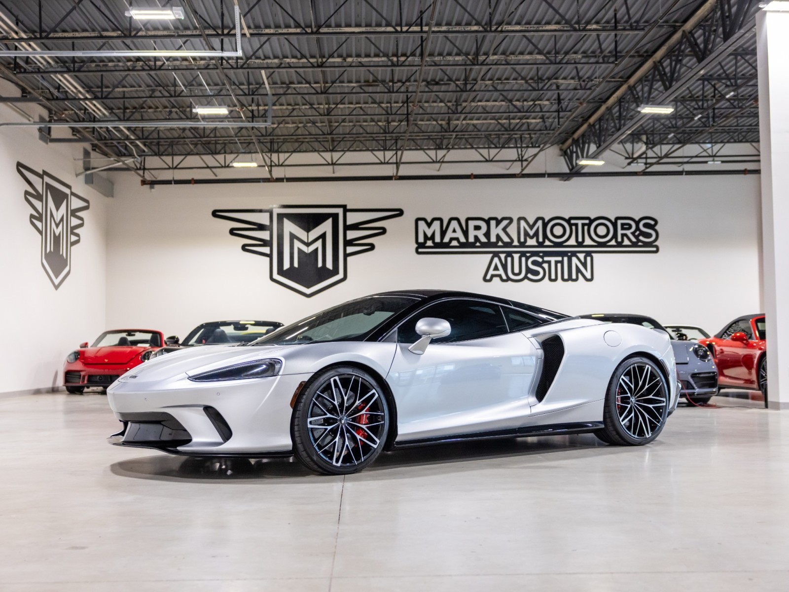 2022 McLaren GT Base