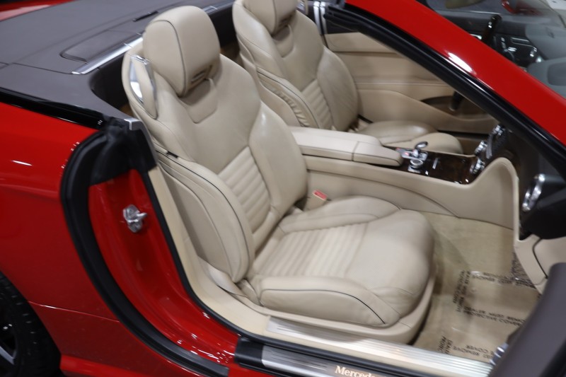 2013 Mercedes-Benz SL550 AMG Sport 2dr Convertible in , 