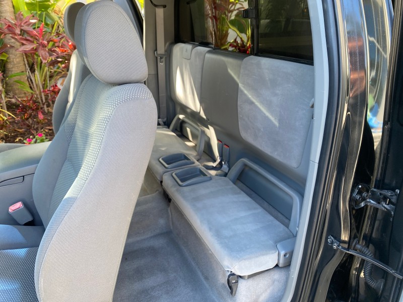 2007 Toyota Tacoma 4 DR CAMPER TOP LOW MILES 52,954 in , 