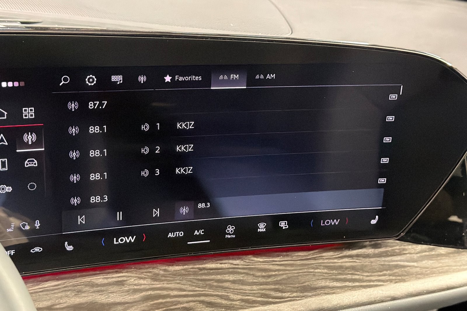 New 2025 Glacier White Metallic Audi Premium Plus 2.0 TFSI quattro image 17