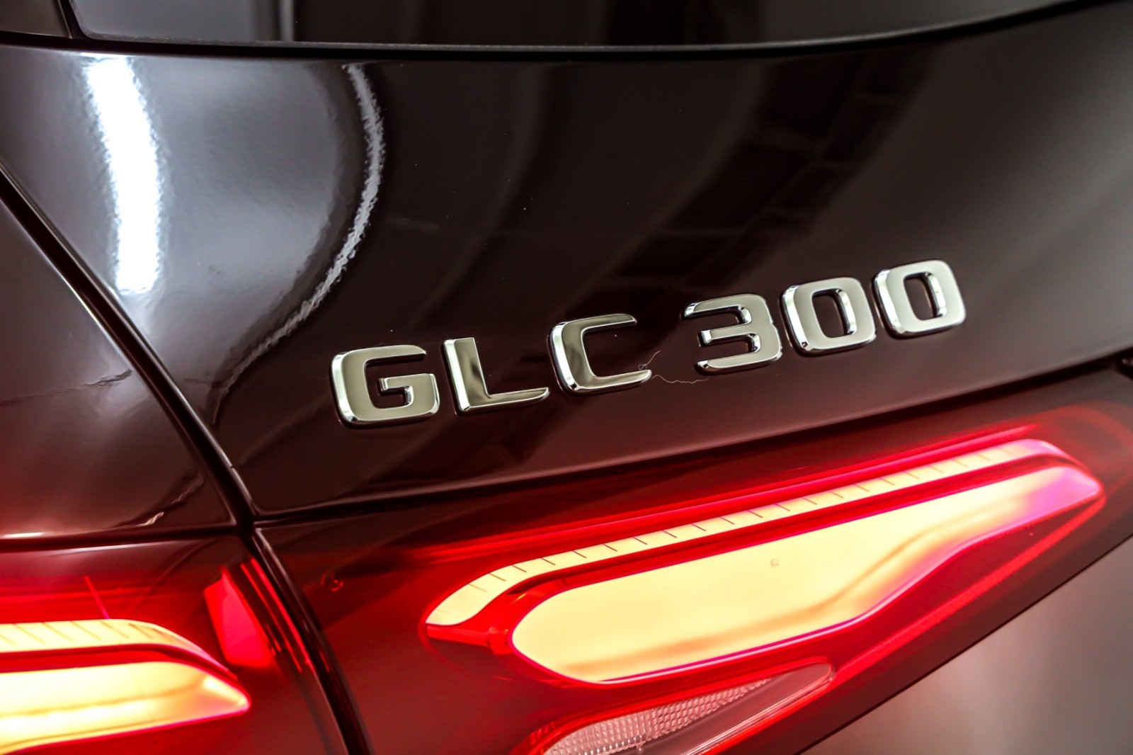 New 2026 Black Mercedes-Benz GLC 300 image 9