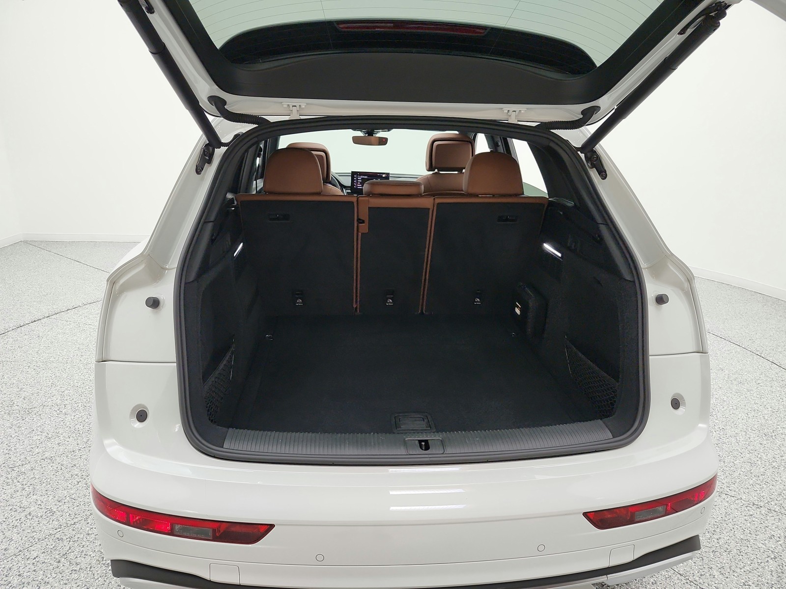 Used 2021 Glacier White Metallic Audi Premium Plus 45 TFSI quattro image 18