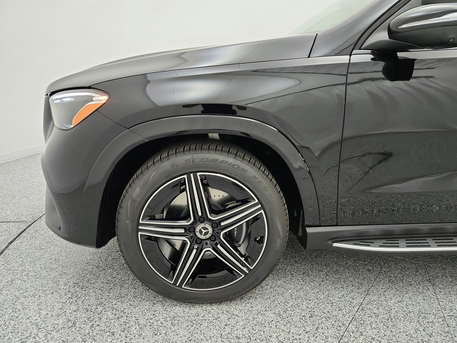 New 2026 Black Mercedes-Benz GLE 450 4MATIC® SUV image 13