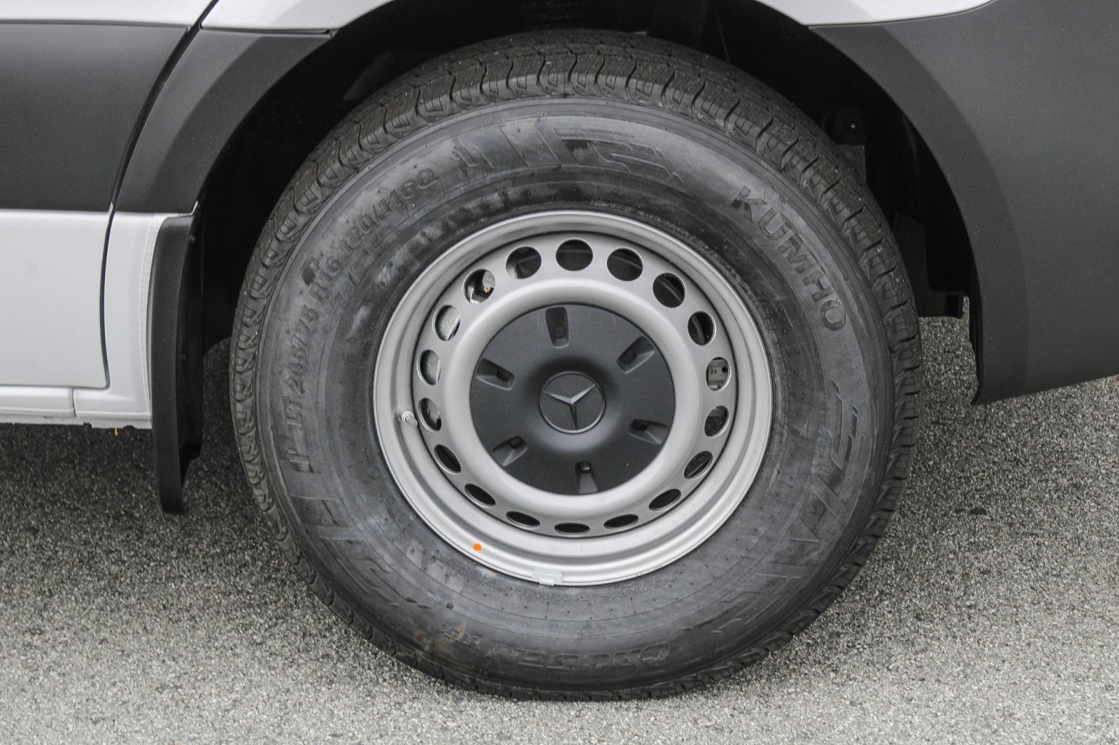 Sprinter Cargo Van 2500 w/144-Inch Wheelbase