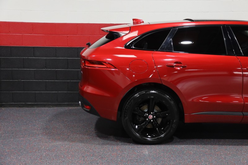 2017 Jaguar F-PACE 35t R-Sport AWD 4dr Suv in , 