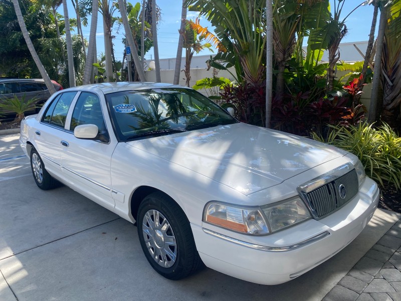 2005 Mercury Grand Marquis GS LOW MILES 49,348 in , 