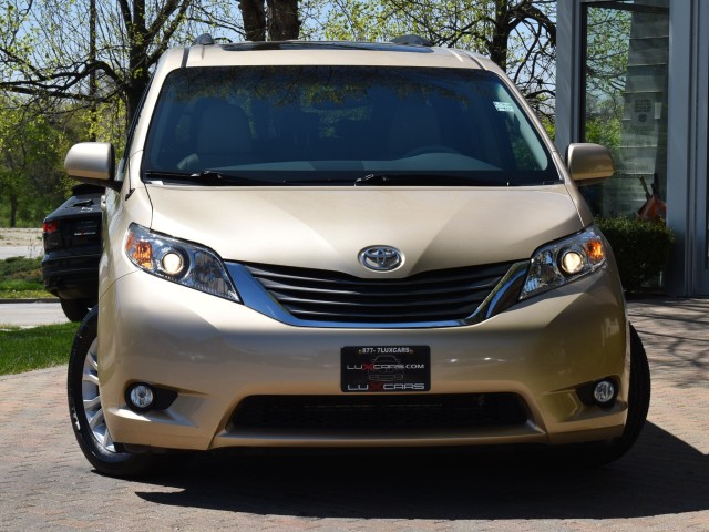 2011 Toyota Sienna One Owner Leather 8 Passenger Moonroof Rear View C 7