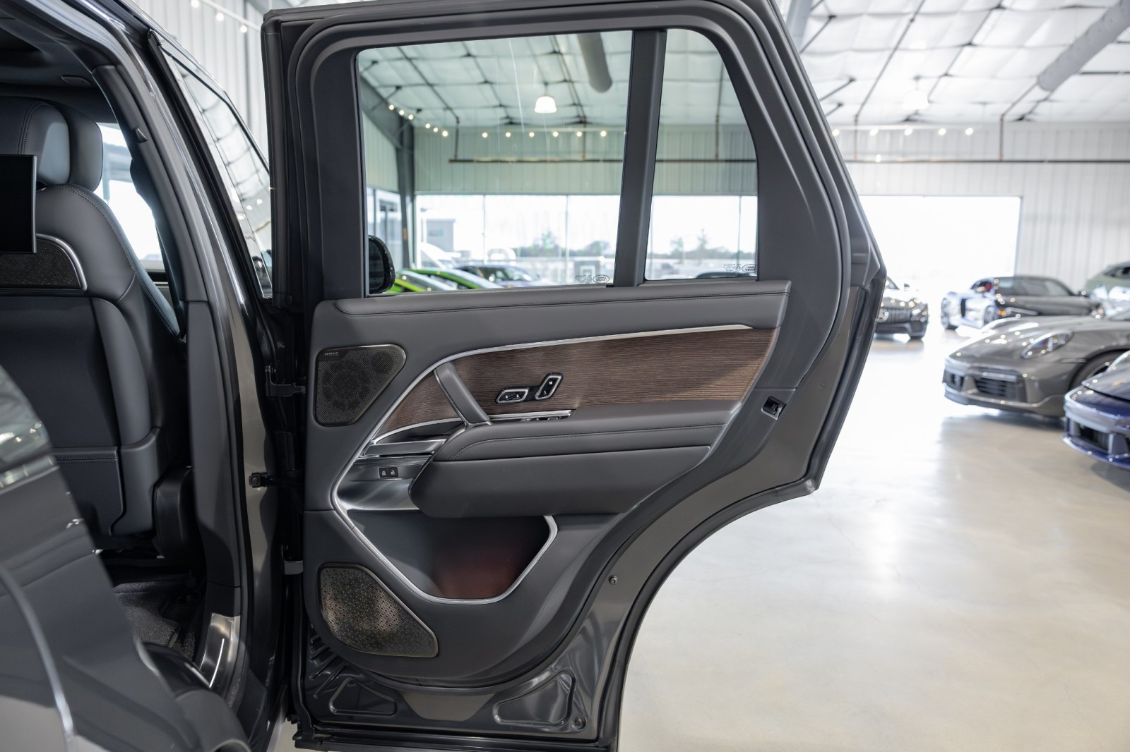 Used Car 2025 Land Rover Range Rover  Autobiography For Sale Under $170,000 In Boerne, Texas