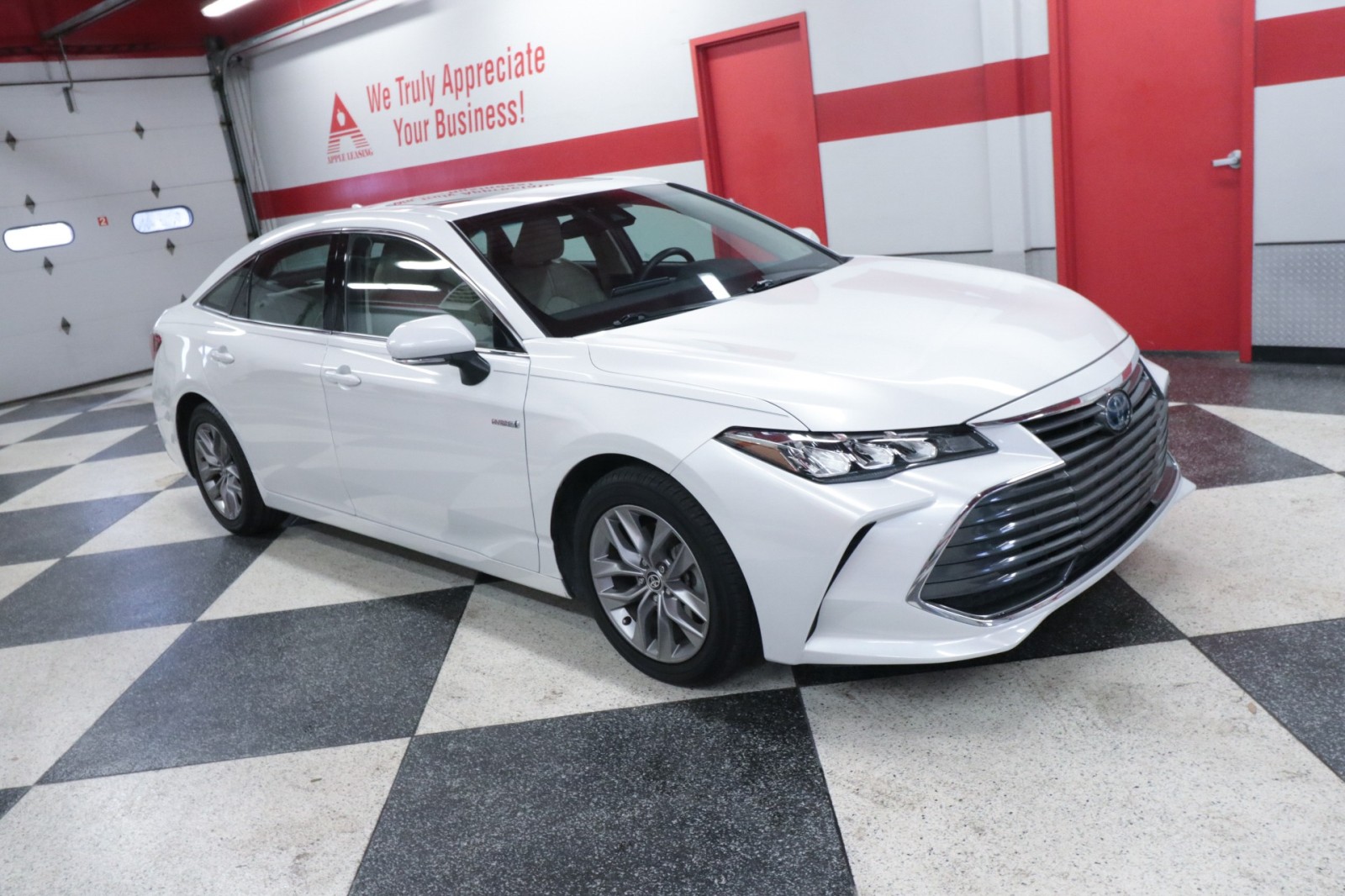 Used Car 2021 Toyota Avalon  Hybrid Xle For Sale Under $30,000 In Austin, Texas