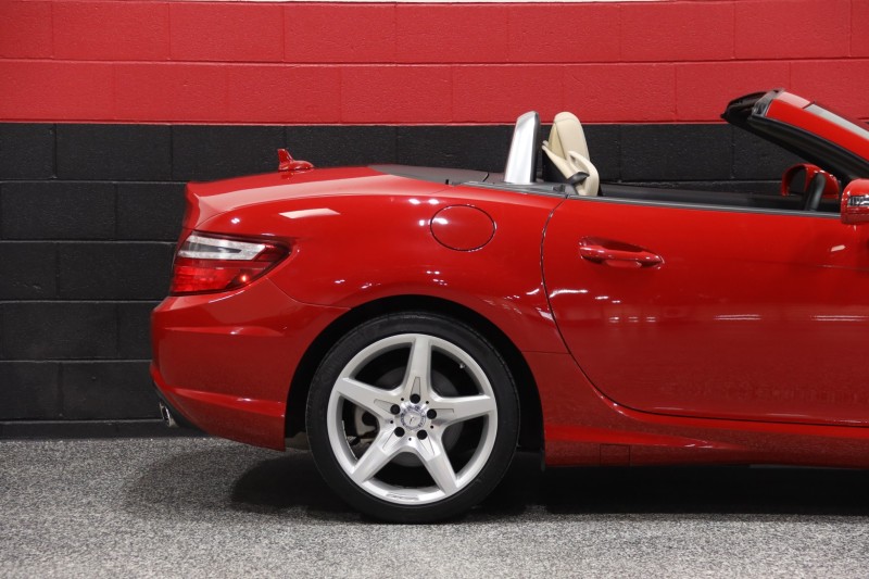 2012 Mercedes-Benz SLK 350 AMG Sport 2dr Roadster in , 