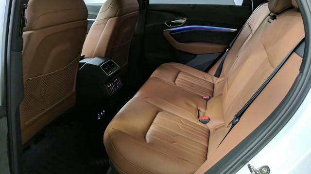 2019 Audi e-tron Prestige 30
