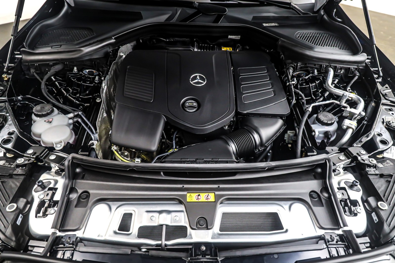 New 2026 Black Mercedes-Benz GLC 300 image 11