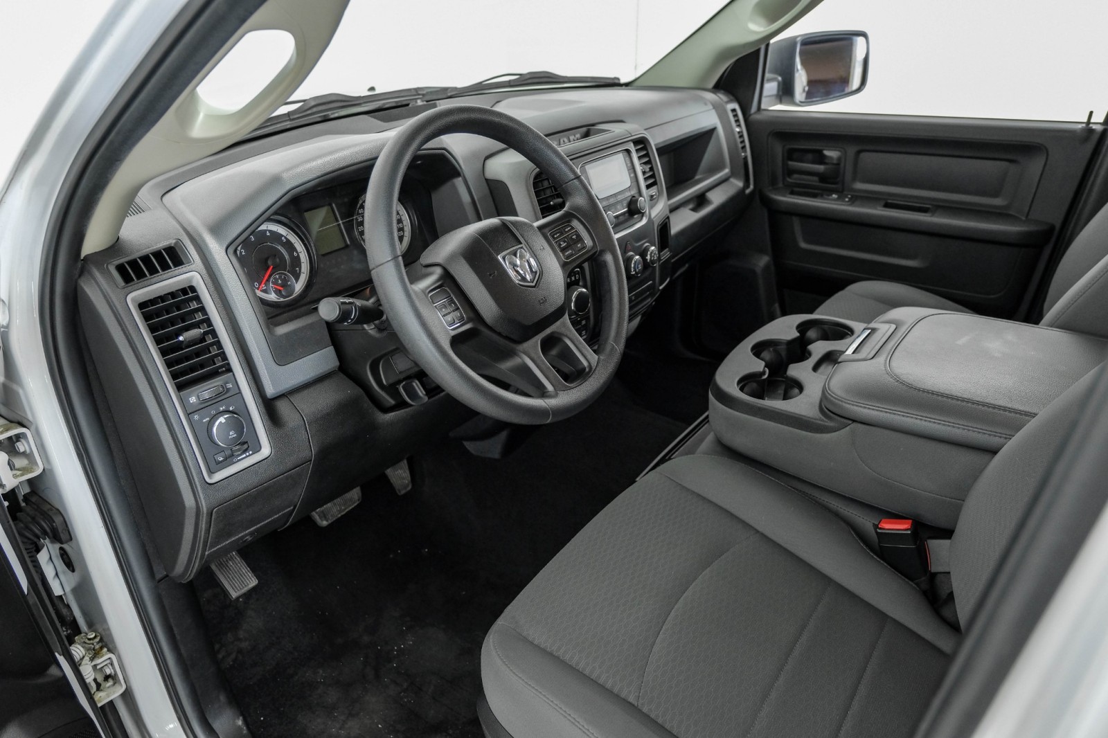 2018 Ram 1500 EXPRESS CREW CAB 4WD AUTOMATIC REAR CAMERA CRUISE  2