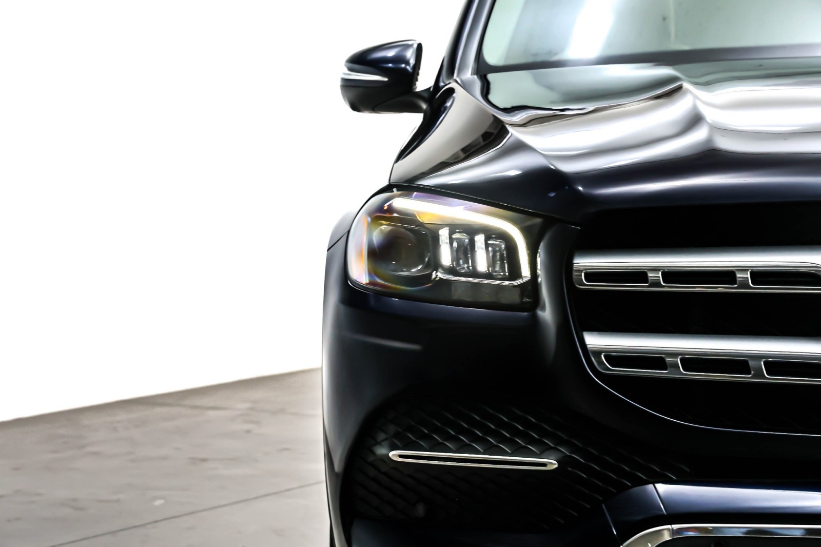 Used 2022 Lunar Blue Metallic Mercedes-Benz GLS 450 4MATIC® SUV image 13