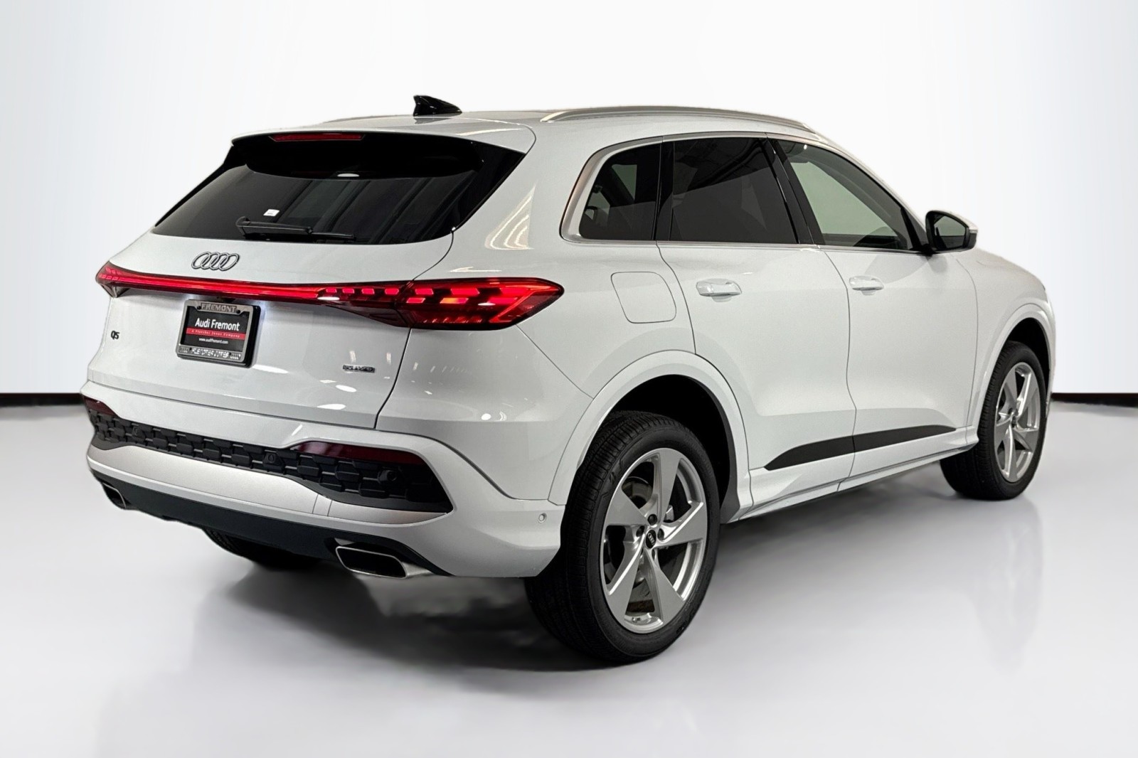 New 2025 Glacier White Metallic Audi Premium Plus 2.0 TFSI quattro image 5