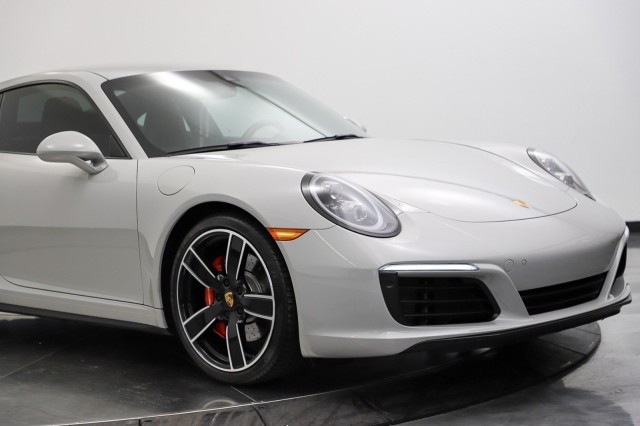 2019 Porsche 911 Carrera 4S 12