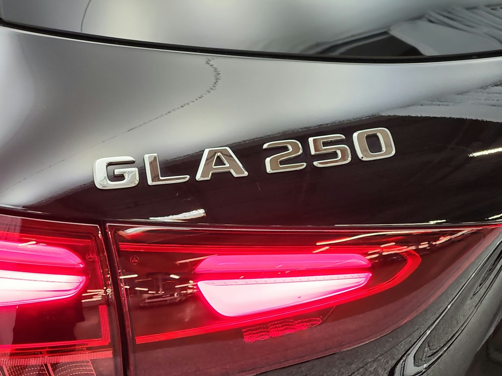 Certified Used 2025 Night Black Mercedes-Benz GLA 250 SUV image 32