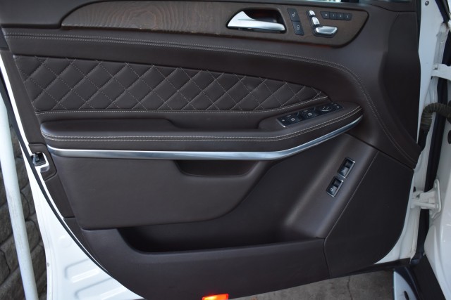 2018 Mercedes-Benz GLS 550 Designo Pkg. Navi Driver Assist Pano Roof Heated/Cooled Front Seats Night Pkg. 3RD Row Seats MSRP $105,565 27