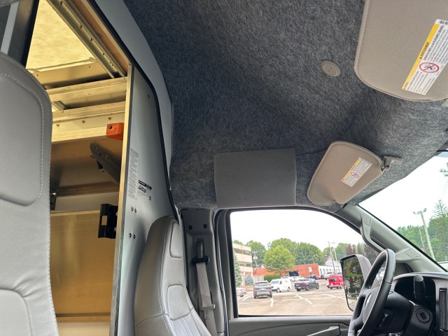 2022 Chevrolet Express Commercial Cutaway 15 Foot Box Van Roll-Up Rear Door 28