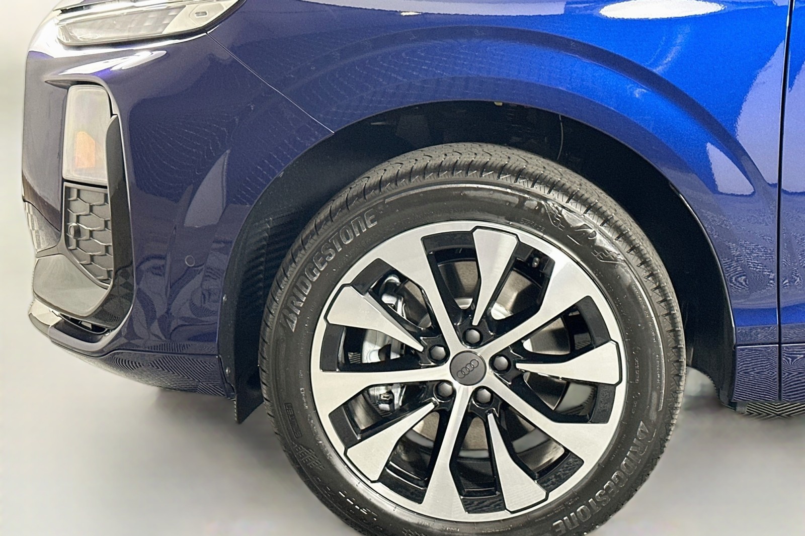 New 2026 Navarra Blue Metallic Audi S line image 11