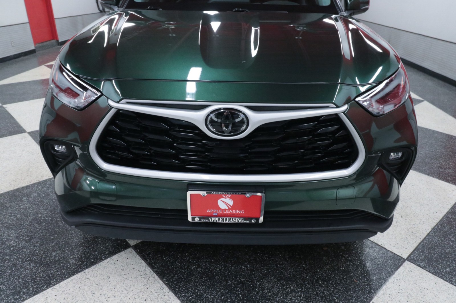 Used Car 2024 Toyota Highlander  Xle For Sale Under $40,000 In Austin, Texas