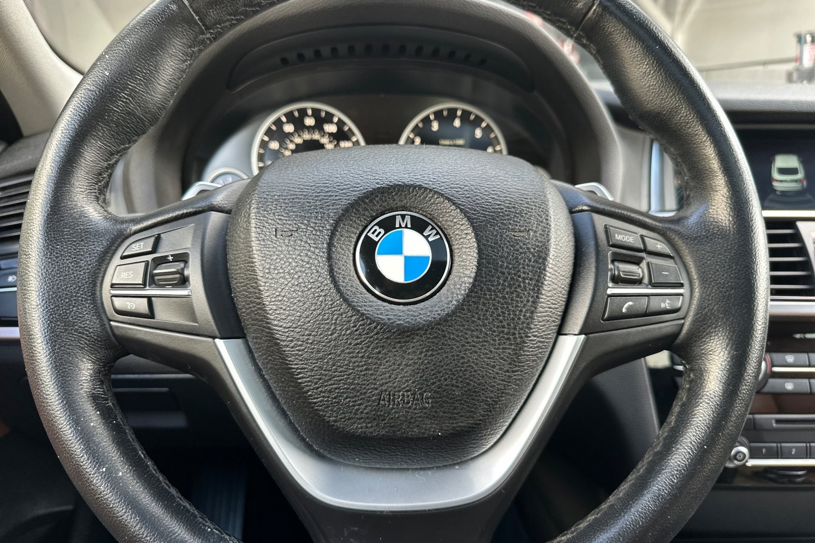 Used 2015 Mineral White Metallic BMW xDrive28i image 23