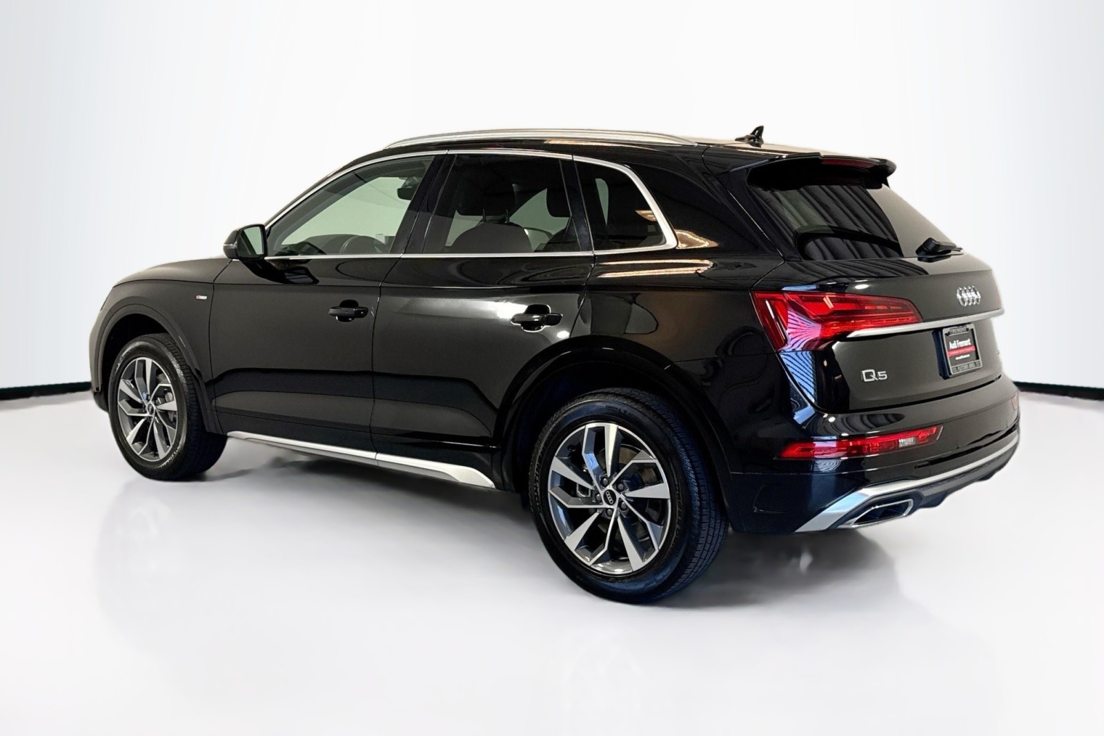 Used 2022 MYTHOS BLACK Audi S line Premium image 7