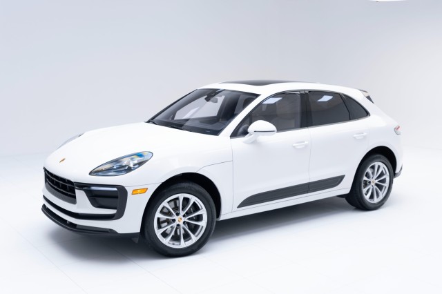 2022  Macan  in , 