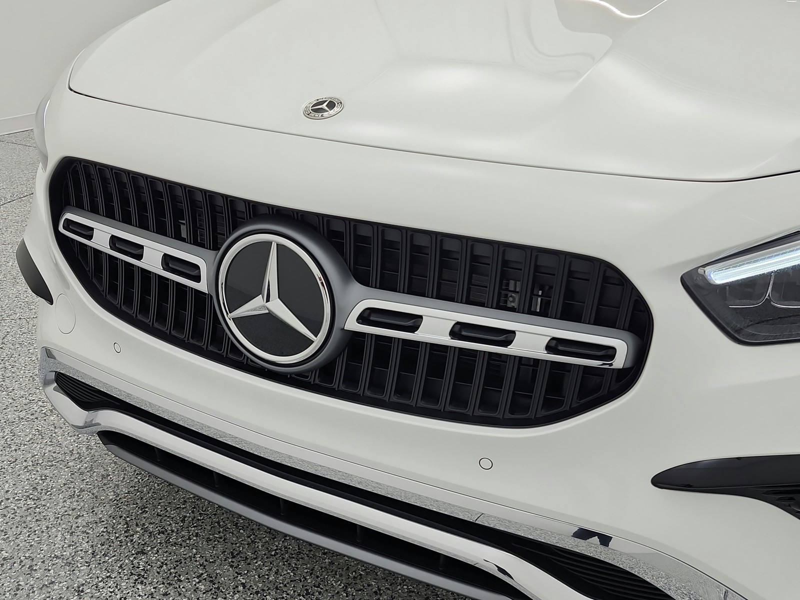 New 2026 Polar White Mercedes-Benz GLA 250 image 13