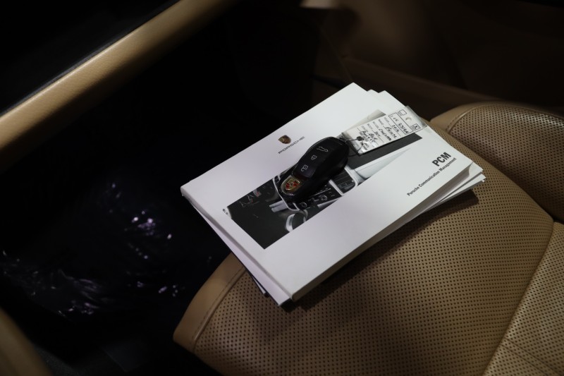 2016 Porsche Cayenne S E-Hybrid 4dr Suv in ,