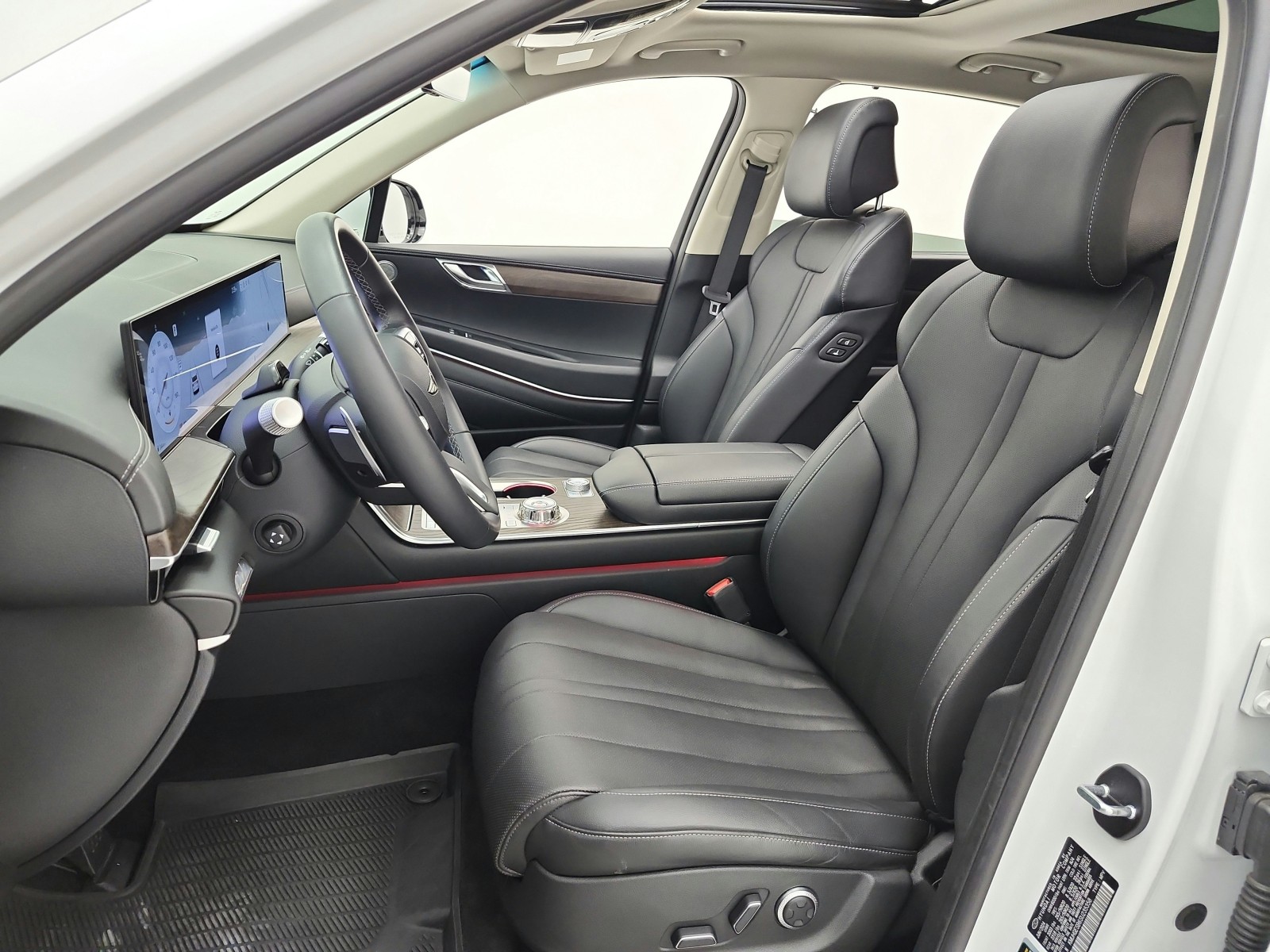 Used 2025 Uyuni White Genesis 2.5T Select AWD image 10