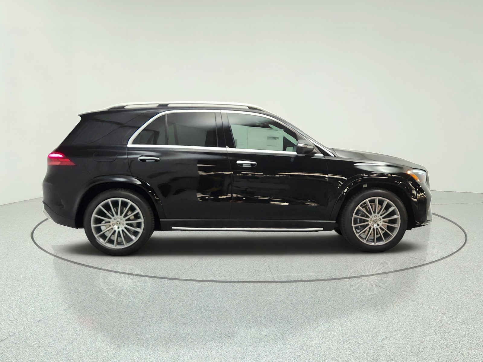 New 2026 Black Mercedes-Benz GLE 450 4MATIC® SUV image 4